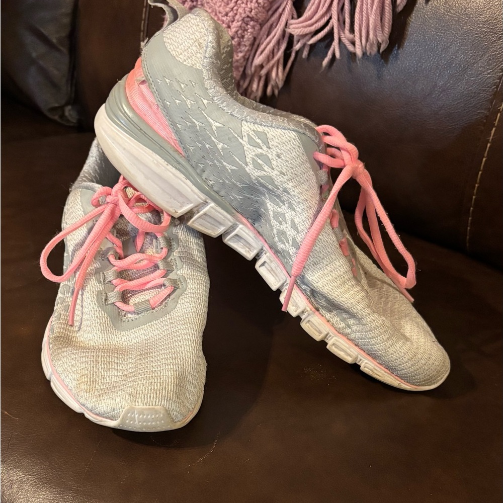 Women's Athletic Fila Shoes in Gray and Pink
